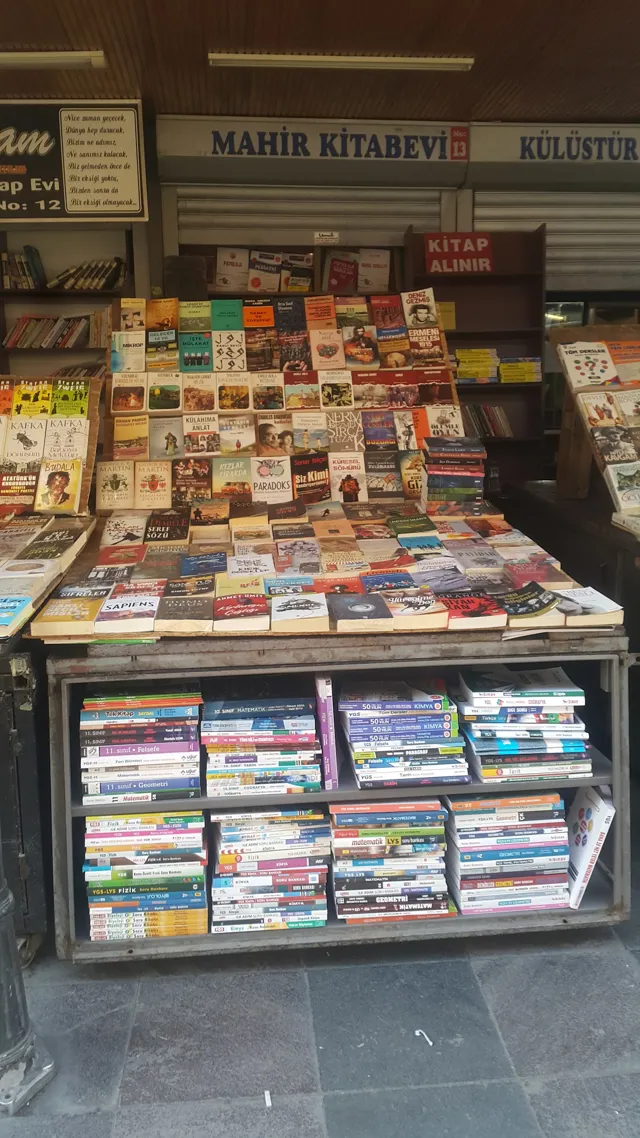 Olgunlar Kitapçılar Çarşısı